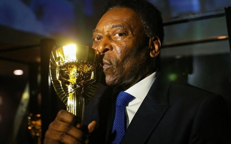 Pele-da-gianh-duoc-ba-chuc-vo-dich-World-Cup-voi-tuyen-Brazil